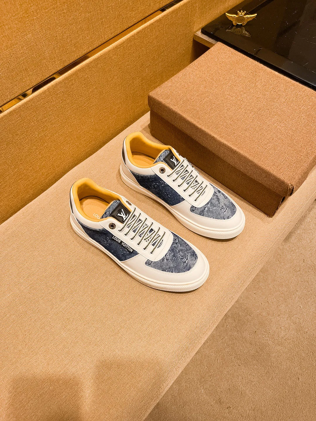 Men's shoes💰 400💰[LV]🔥Louis Vuitton, high-end men's shoes brand, official website 1:1 latest masterpiece: the upper is made of Italian imported first-layer cowhide with a comfortable and breathable lining➕original non-slip and wear-resistant outsole🔥, making walking more convenient and comfortable! An exclusive new model, a stunning work, a beautiful 1:1 replica [color] compared to the official quality! Create a fashionable personality to set off your uniqueness! A must-have for trendy men! Classic 🔥Size: 38-44 Color: 🔥 3⃣️colors available🔥.